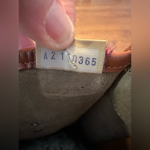 Dooney & Bourke Vintage Leather Crossbody Gray Brown Leather Essex Purse - Picture 8 of 10